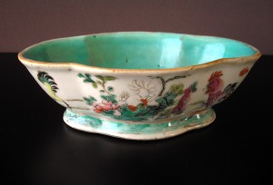 19th C. Famille Rose Bowl - Rooster