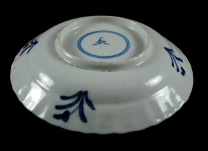 Kangxi Saucer - stylized Crab & Water