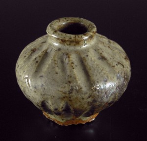14th C. Sukhothai Oil Jar - Ribbed