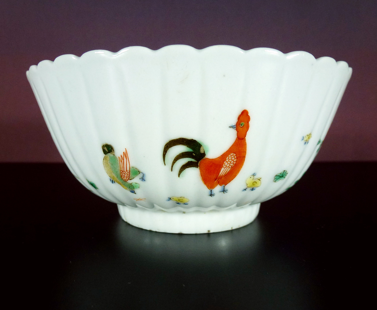 19th C. Famille Rose Bowl – Chicken