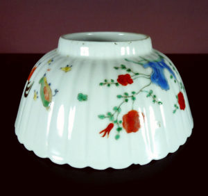 19th C. Famille Rose Bowl – Chicken