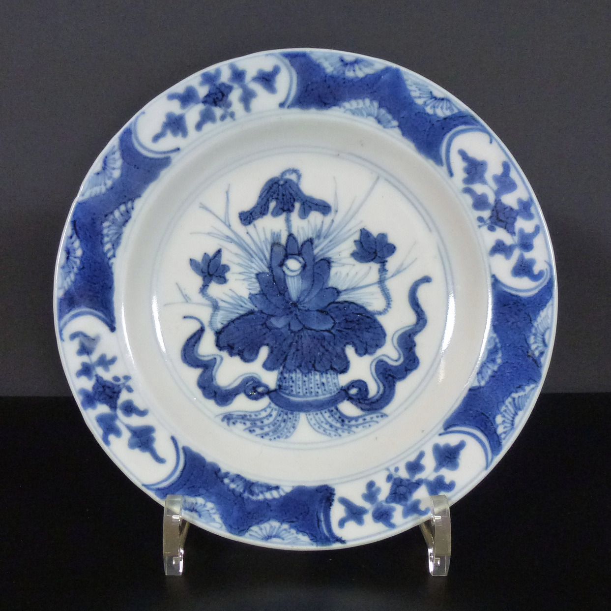 17th C. chinese Transitional Dish – Lotus