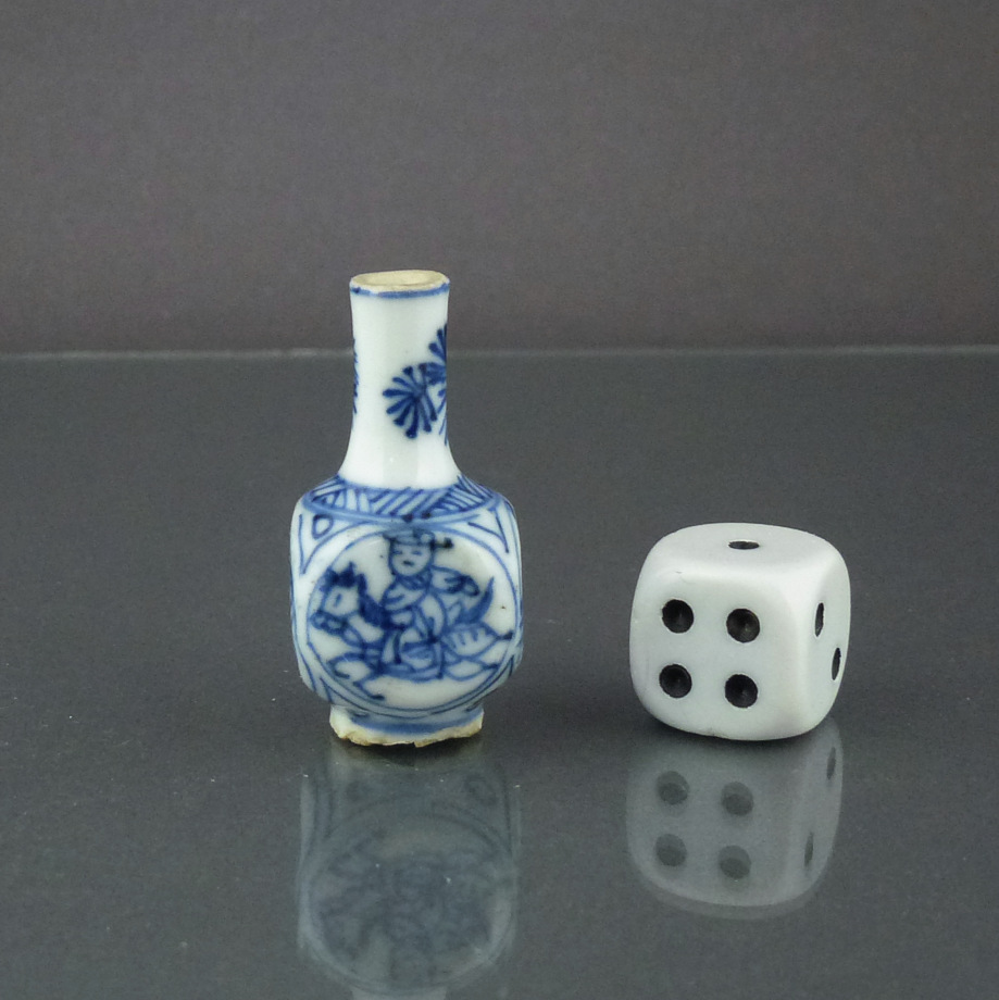 Chinese Kangxi Doll House Vase – Square Shape