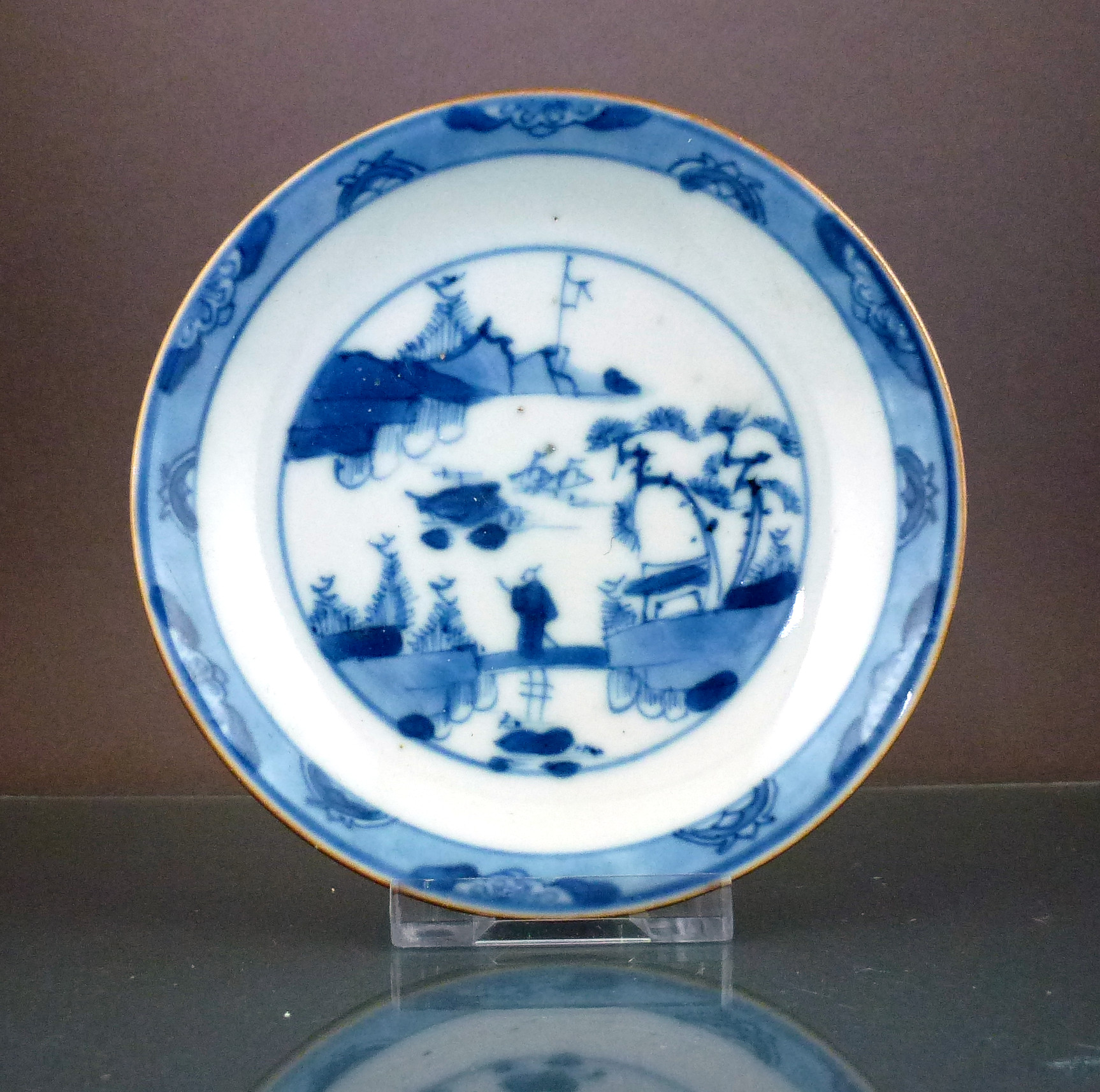 Chinese Kangxi Period Saucer – Café-au-lait