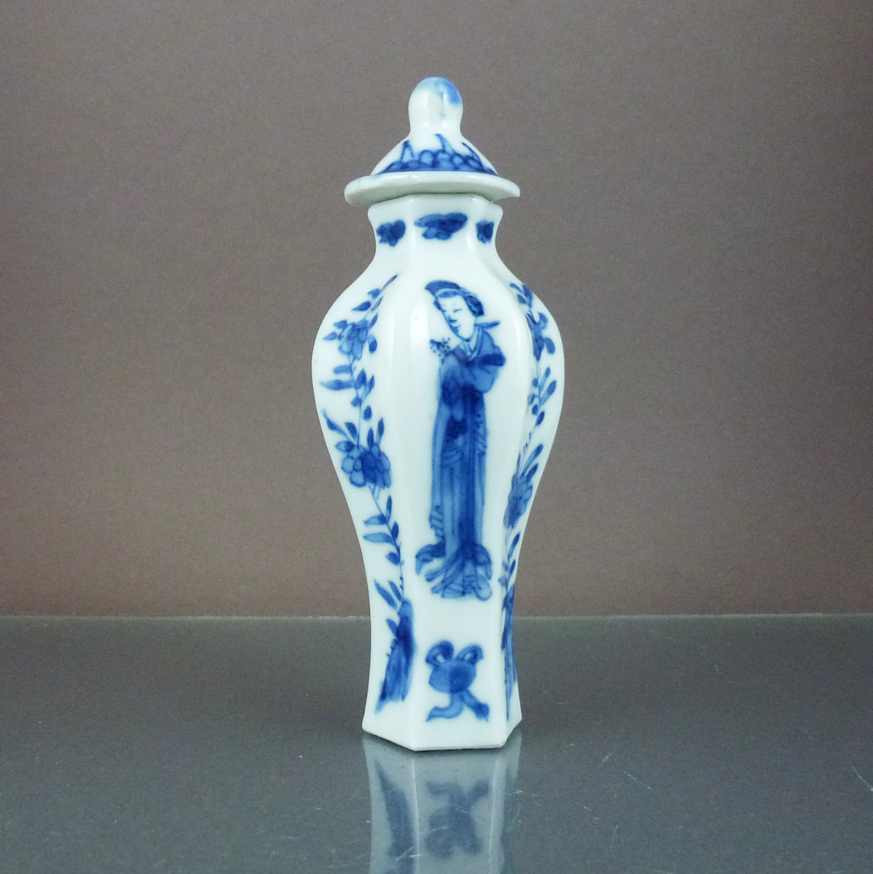 Chinese 17/18th C. Kangxi Small Vase – Long Eliza