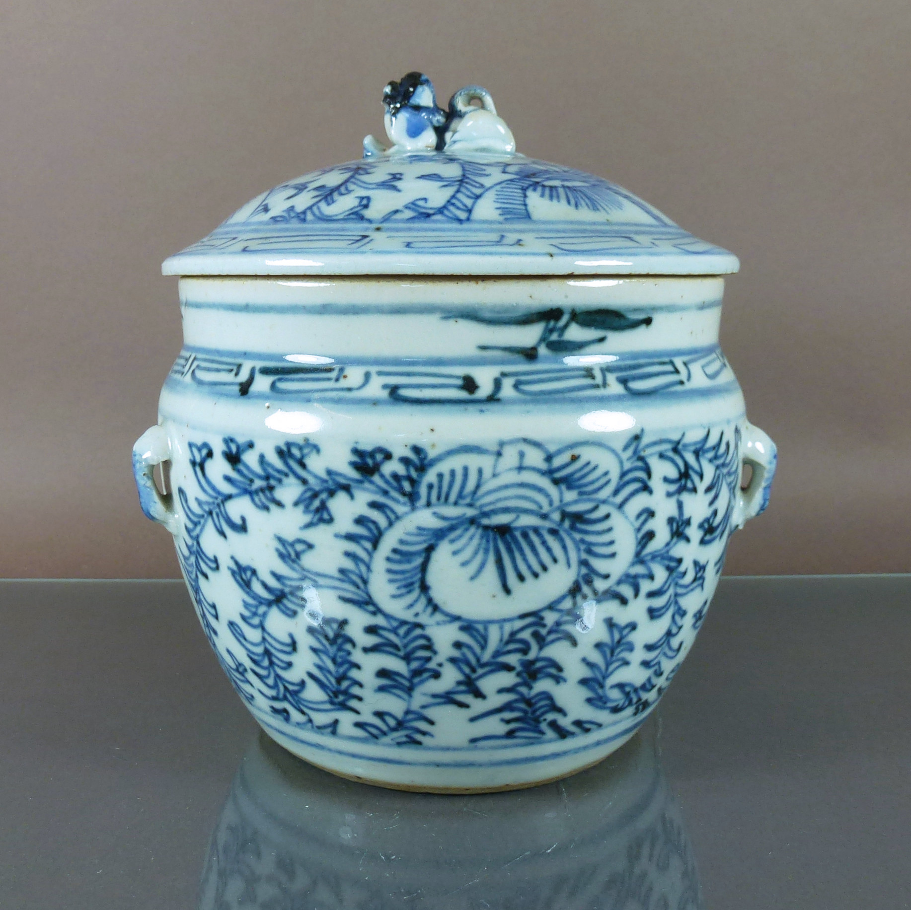 Chinese 19th C. Kamcheng Porcelain lidded Jar