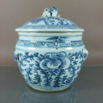 Chinese 19th C. Kamcheng Porcelain lidded Jar