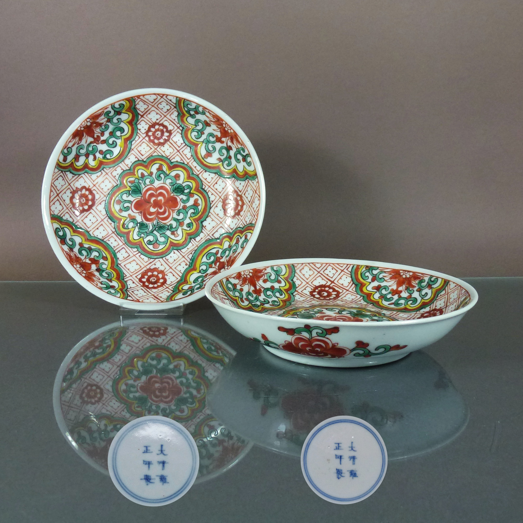 18th C. chinese Wucai Plates – Yongzheng Mark