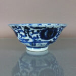 19th C. chinese Porcelain Bowl - Lotus Scroll
